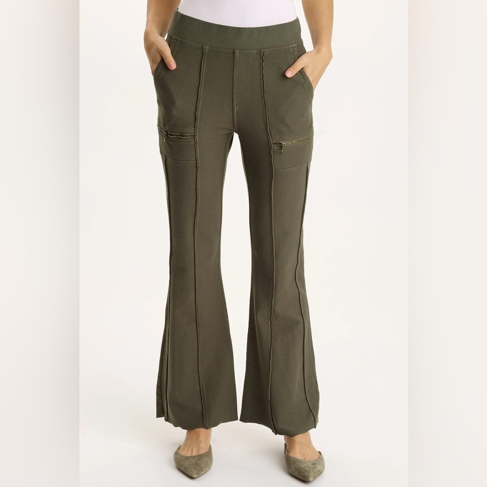 XCVI
NINIAN TWILL KNIT ZIPPER POCKET FLARED PANT IN BLACK